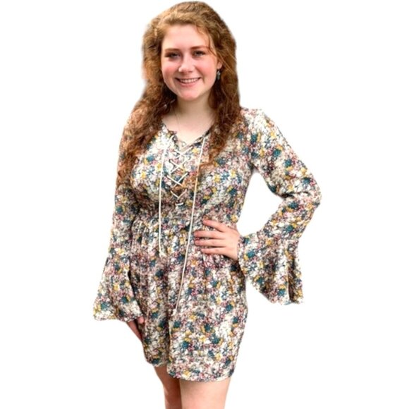 Coco + Jameson Boho Lace Up Floral Bell Sleeves Romper - Picture 1 of 12